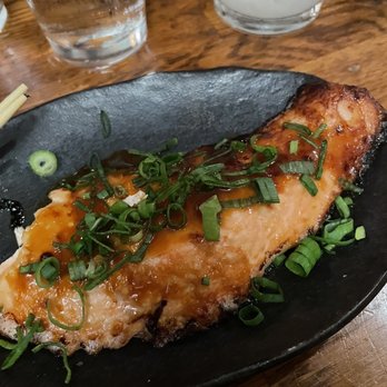 Star Noodle - Miso Salmon - Asian Fusion Near Me - Lahaina, Hawaii