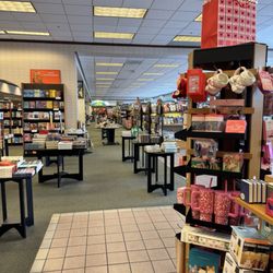 Barnes & Noble Booksellers - Aisle.