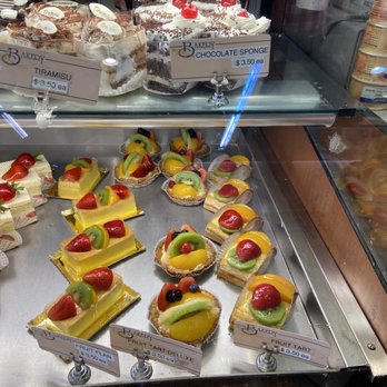 Van's Bakery - Fruit tarts FTW! - Bakeries Near Me - Westminster, California