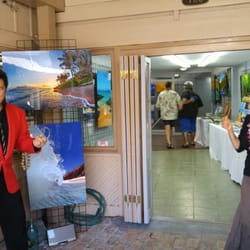 Maui On Metal - Elvis is in the house! Our blessing for our new gallery brought Elvis out for a little show.