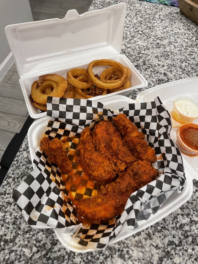 HOT CHICKS WINGS HOUSE Updated October 2024 27 Photos & 42 Reviews