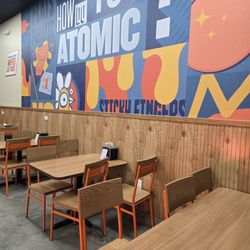 Atomic Wings Fridley - Dining area