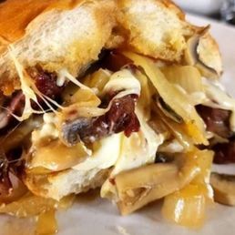 Best Philly you'll find with hopping on a plane! This food is banging and will have you coming back for more.   Great work Mamma T!