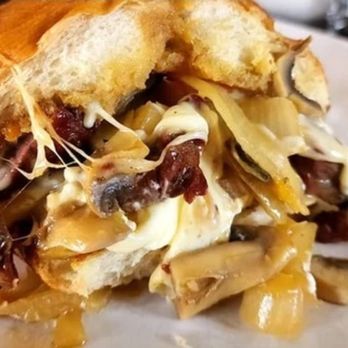 Mama T's Smokin Eats - Best Philly you'll find with hopping on a plane! This food is banging and will have you coming back for more.   Great work Mamma T! - Southern Near Me - Superior, Wisconsin