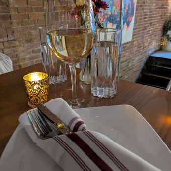 Yara - Table setting - Lebanese Near Me - New York, New York