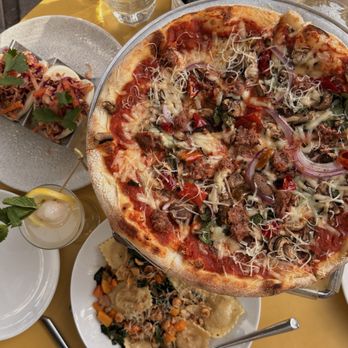 Wildseed - SPICY SAUSAGE PIZZA BUTTERNUT SQUASH RAVIOLI CRISPY MUSHROOM BAO - Vegan Near Me - San Francisco, California