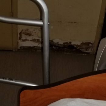 Thousand Oaks Post Acute - Most bedrooms are unfinished while hallways entrance and offices had been freshly painted and updated - Retirement Homes Near Me - Thousand Oaks, California