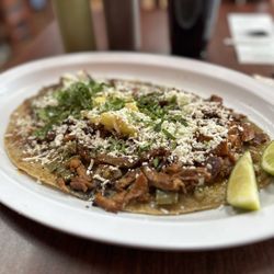 Los Carnalitos Restaurant - Huarache con Carne