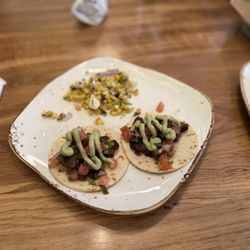 Truland Burgers & Greens - Happy hour carne asada tacos
