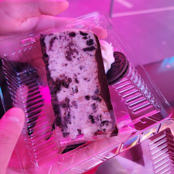 Mia’s Bakery - Oreo Cheesecake - Bakeries Near Me - New York, New York Mia’s Bakery - Oreo Cheesecake - Bakeries Near Me - New York, New York
