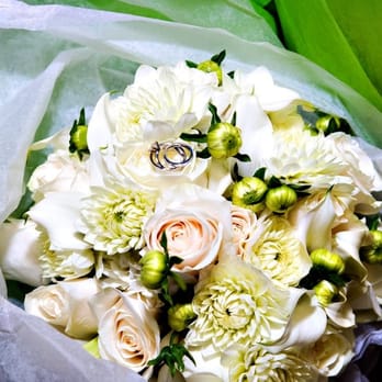 Blumgarten & Co - My Bridal Bouquet by Blumgarten! - Florists Near Me