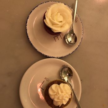 Celicioso - Red Velvet up top, Banana Marscapone on the bottom..yum! - Gluten-Free Near Me - Madrid, M
