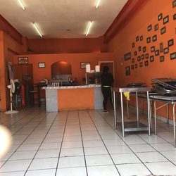 Tortas Ahogadas Los Machitos - Inside the businesses. Unfortunately they were closing at almost 3:00.