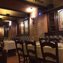 Irungo Atsegiña - Salle du restaurant en bas