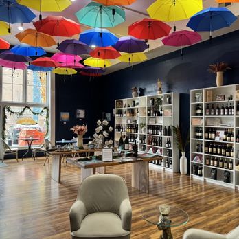 Piazza Pelino - Beautiful lounge/ waiting area - Sandwiches Near Me - Columbus, Ohio