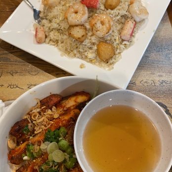 Pho Cali - Lemongrass vermicelli and seafood fried rice - Vietnamese Near Me - Macon, Georgia Pho Cali - Lemongrass vermicelli and seafood fried rice - Vietnamese Near Me - Macon, Georgia
