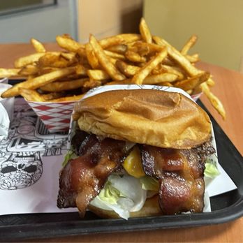 So-Cal Burgers  in Chicago, CA