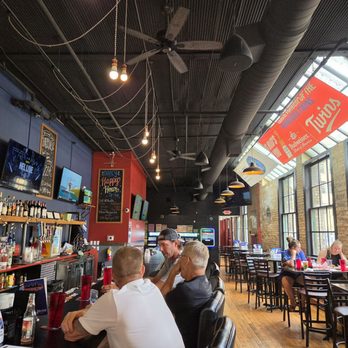 Hometowne Pizza - Inside. - Pizza Near Me - Minneapolis, Minnesota Hometowne Pizza - Inside. - Pizza Near Me - Minneapolis, Minnesota