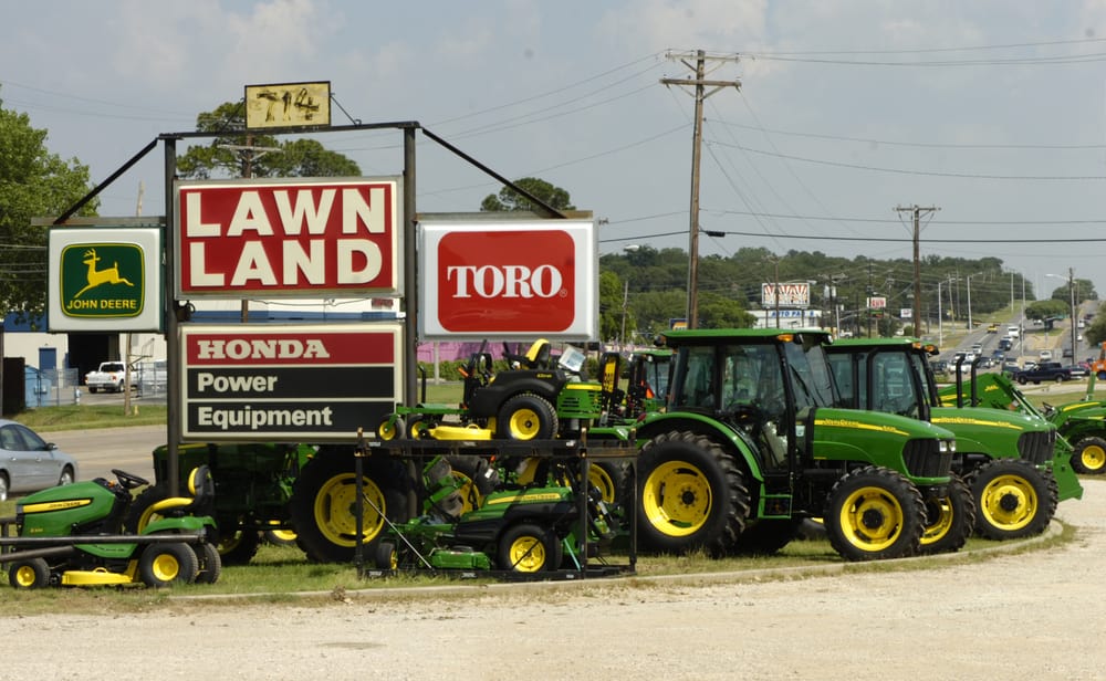 LAWN LAND Updated September 2024 21 Reviews 714 Dallas Dr, Denton