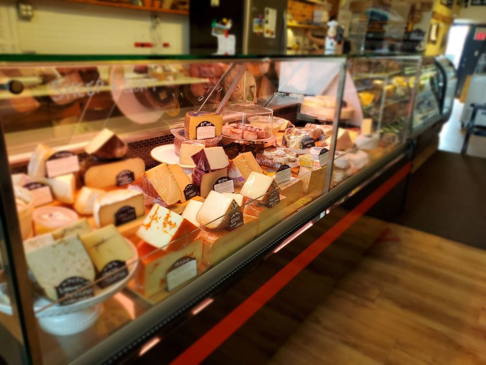 J'adore Fine Cheese and Chocolate Logo