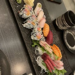 Ichi Japanese Cuisine - Sushi sashimi combo