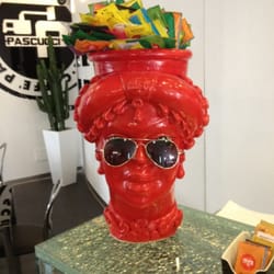 Giglio Nero - Un porta zucchero molto simpatico trovato sul bancone del bar