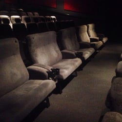 Dukes @ Komedia - Double fauteuils et grande place pour les jambes !