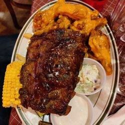 Pete's Steakhouse Tavern - Wings and ribs platter