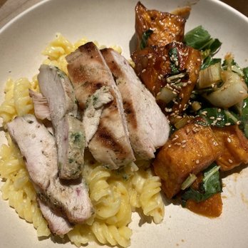 Flower Child - Red Chile Glazed Sweet Potato Gluten-Free Mac & Cheese Chicken - Salad Near Me - Charlotte, North Carolina Flower Child - Red Chile Glazed Sweet Potato Gluten-Free Mac & Cheese Chicken - Salad Near Me - Charlotte, North Carolina