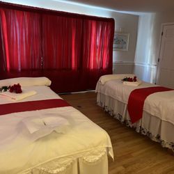 Techniques Massage & Spa - The beds for couples message