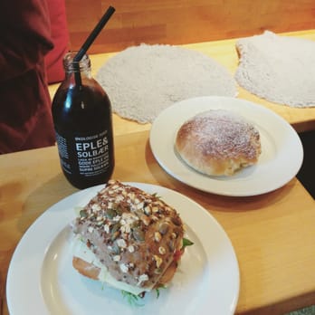 Godt Brød - Homemade sandwich, Blueberry and cheese bun, Grapefruit juice - Bakeries Near Me - Bergen, 12