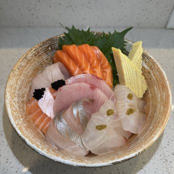 Akinori Sushi - Chirashi Bowl - Japanese Near Me - Pasadena, California