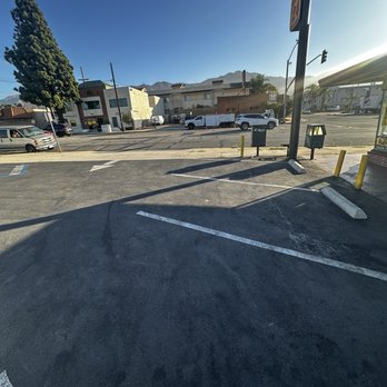 Yum Yum Donuts - parking and glenoaks blvd - Donuts Near Me - Burbank, California Yum Yum Donuts - parking and glenoaks blvd - Donuts Near Me - Burbank, California
