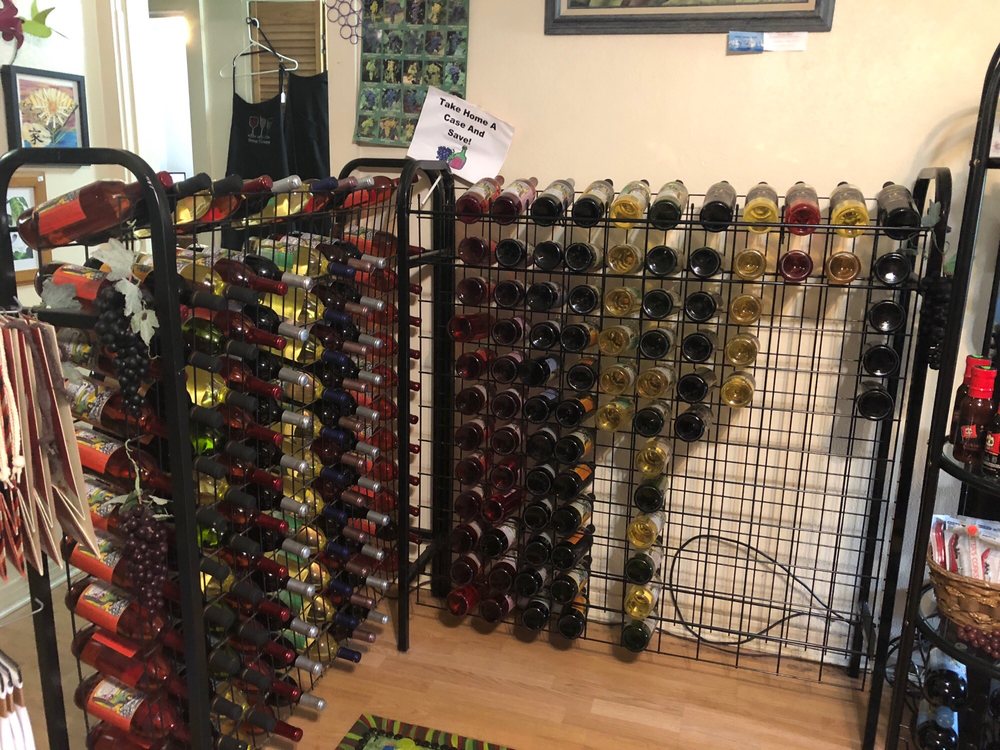 Tangled Oaks Vineyard - vineyard in Grandin, FL