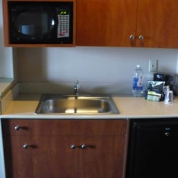 Kitchenette with microwave and mini-fridge Kitchenette with microwave and mini-fridge