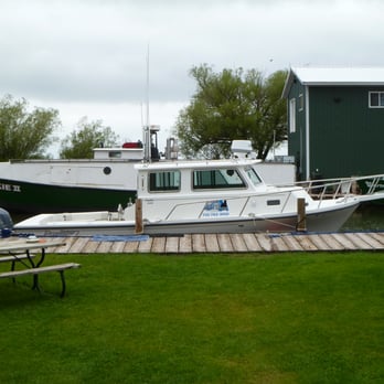 Good Earth Outfitters - Good Earth Outfitters - Best Boat Tour - Apostle Island National Lakeshore - Cornucopia, WI - 26' Parker - Boat Tours Near Me - Cornucopia, Wisconsin