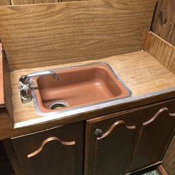 Desert Palms Motel - Super gross sink area