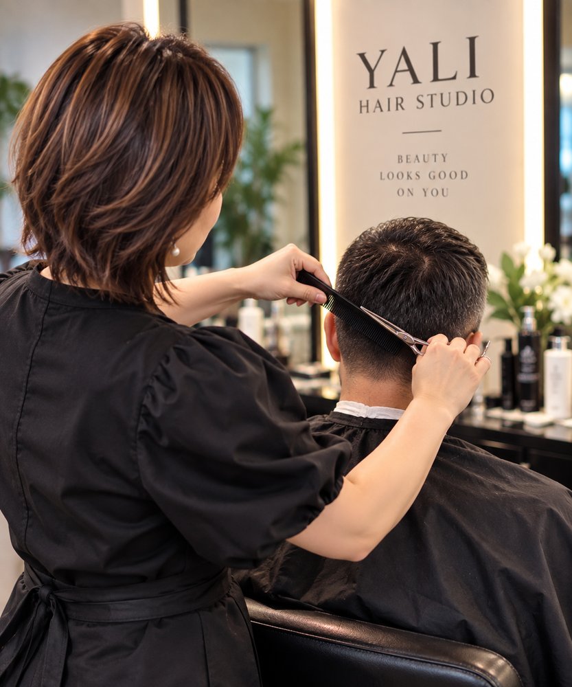 Yali Hair Studio Logo