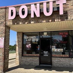 The Donut Hole - Exterior of store