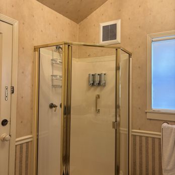 Mill Rose Inn - That shower head is awful. Think outdoor summer camp shower head by the pool, then even worse. - Hotels Near Me - Half Moon Bay, California Mill Rose Inn - That shower head is awful. Think outdoor summer camp shower head by the pool, then even worse. - Hotels Near Me - Half Moon Bay, California