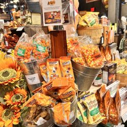 Cracker Barrel Old Country Store