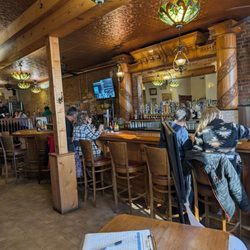 The Creek Restraurant and Bar - Bar seating is 21 and up, but full menu available