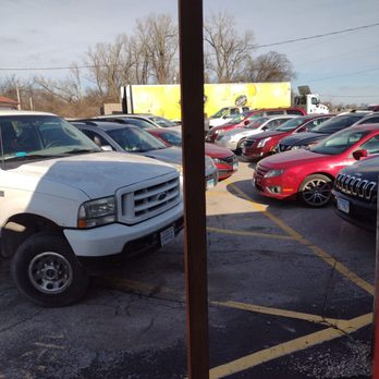 Dirt Cheap - Same cars over 30 min period - Beer, Wine & Spirits Near Me - West Alton, Missouri
