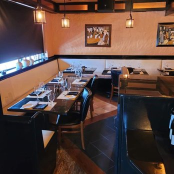 Brick House Gastro Kitchen - Dining room seating. - Gastropubs Near Me - Oakland Park, Florida Brick House Gastro Kitchen - Dining room seating. - Gastropubs Near Me - Oakland Park, Florida