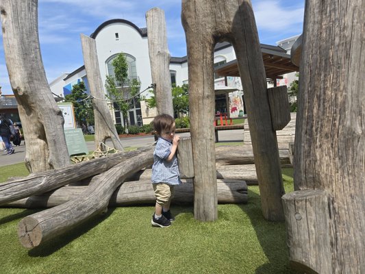 Bridgeport Village by null