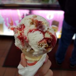 La Michoacana - Strawberry Cheesecake Ice Cream