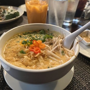 Thailicious - Khao Soi with yellow curry and chicken (my new favorite) - Thai Near Me - Longwood, Florida Thailicious - Khao Soi with yellow curry and chicken (my new favorite) - Thai Near Me - Longwood, Florida