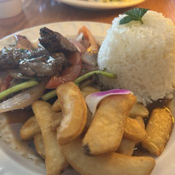 Quechua Peruvian - Lomo Saltado - lunch portion - Peruvian Near Me - Watervliet, New York