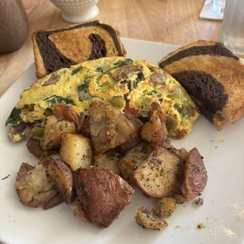Corner Cafe - Claudia pick - Breakfast & Brunch Near Me - Newport, Rhode Island