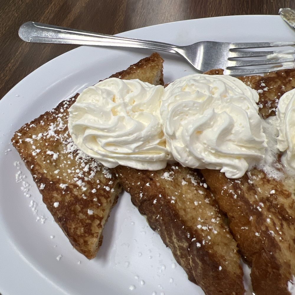 Bob's Grill - French Toast would have been better if it was hot. - Diners Near Me - Conway, Arkansas